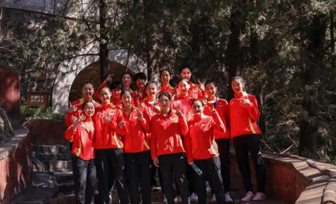 世界杯2026-无缘集训，女排离队8人曝光，3接应+4主攻+1副攻，朱婷在列|中国女排|赵勇|刁琳宇|王梦洁|联赛_新浪体育_新浪新闻